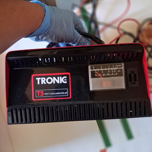 Tronic T5 12V 5A Car Battery Charger like new with Ammeter