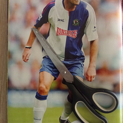 Match Football Magazine Issue 15-21 November 2005 like new with Van Nistelrooy poster