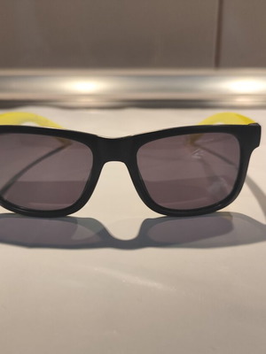 Decathlon children's sunglasses, black and yellow, 13cm