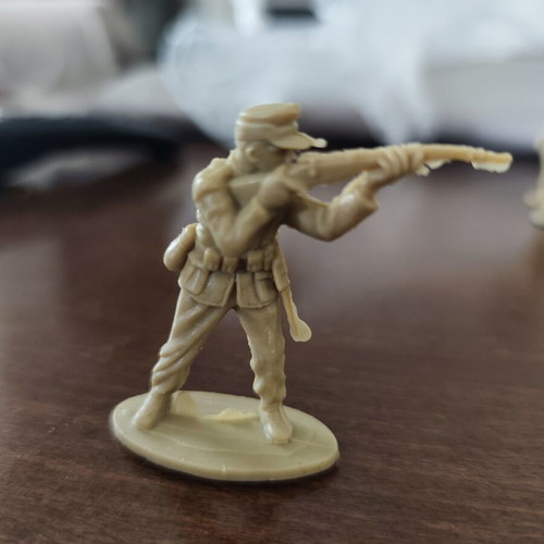 Vintage military figures used, pack of 24, 70s-80s Airfix and others
