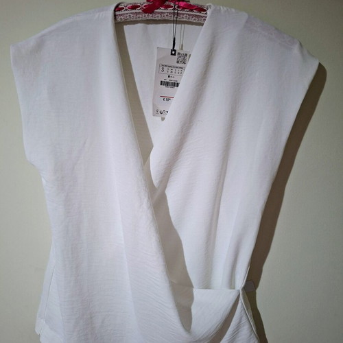 Zara white blouse new with tags, size S