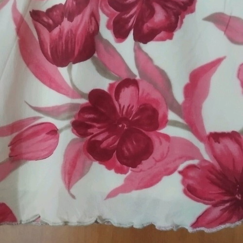 Skirt with pink flowers