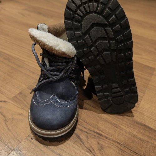 Children's winter boots size 27 like new, blue with fur lining