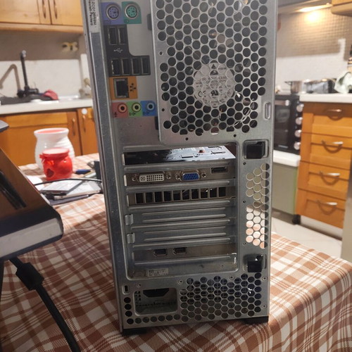 HP Z600 workstation with 2x Xeon 8-core 16 threads, 24GB RAM, 250GB SSD used