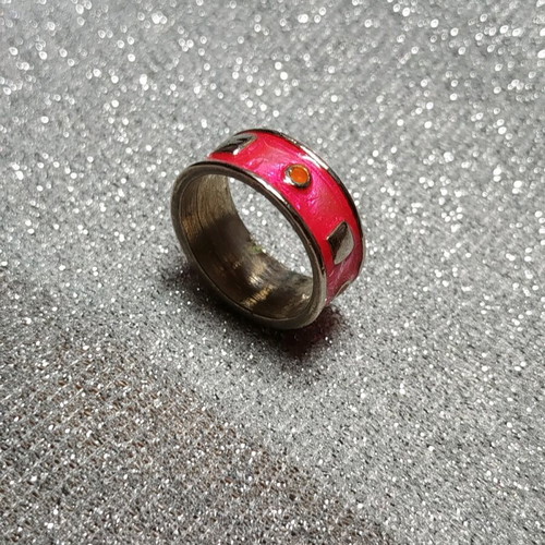 Ring with pink enamel used