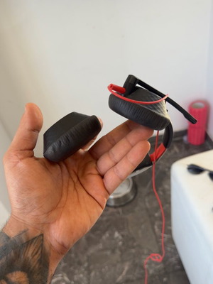 Plantronics headset used, wired