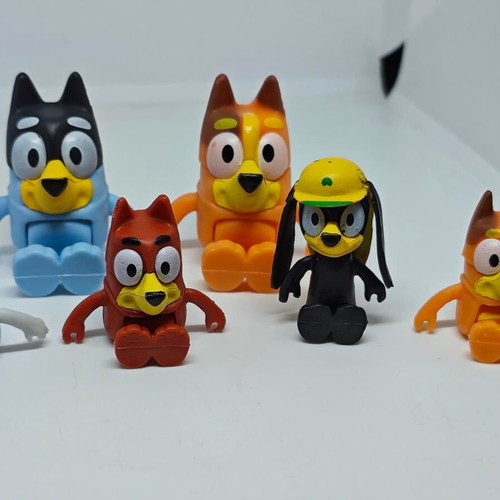Bluey figures set of 7 like new