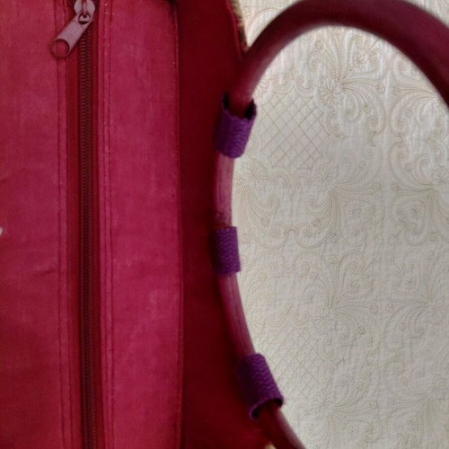 Summer handbag like new with wooden handles and embroidery