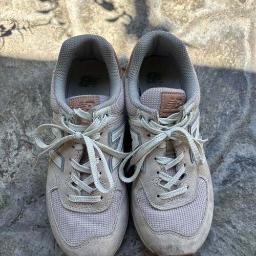 New Balance 574 athletic shoes like new, size 38, beige pink