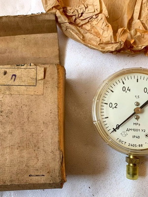 Μανόμετρο όργανο μέτρησης πίεσης αερίων μεταχειρισμένο vintage Σοβιετικής προέλευσης