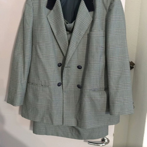 Women's suit like new, classic line, blue, size 52
