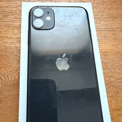 iPhone 11 black, like new, 64GB, 12MP camera