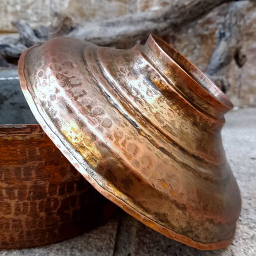 Μπακιρένιο σφυρήλατο καζανάκι με καπάκι σαν καινούργιο, χειροποίητο, διακοσμητικό