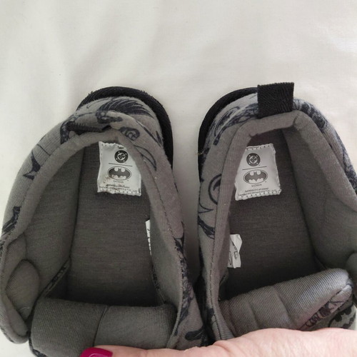 DC Batman slippers new, boys' size 32-33, grey