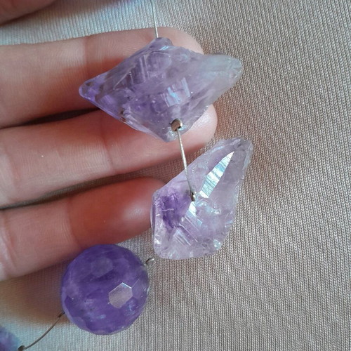 Necklace with real stones like new, purple
