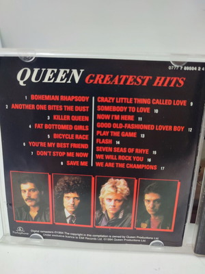 Queen Greatest Hits CD like new, 1994 remaster rock