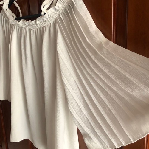 Women's shirt with wide pleated sleeves size M