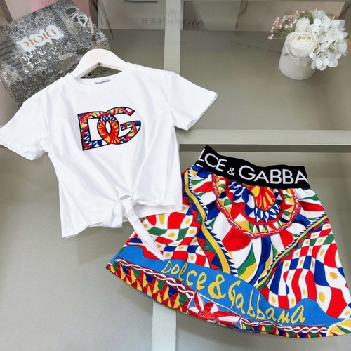 Kids skirt and t-shirt set new
