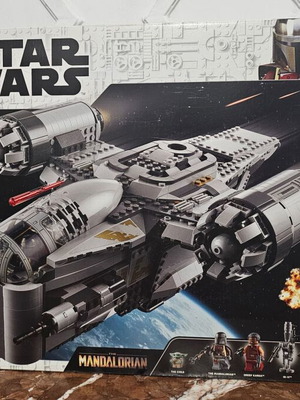 ЗАПЕЧАТАН Lego Star Wars Razor Crest 75292