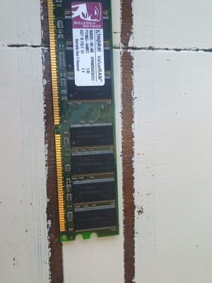 Kingston ValueRAM 512MB DDR 400MHz memory module like new