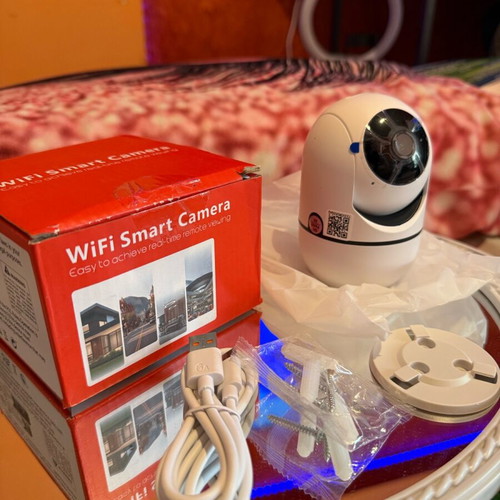 WiFi Smart Camera like new with night vision and motion detection