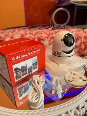 WiFi Smart Camera like new with night vision and motion detection