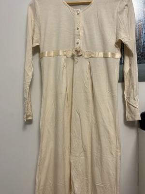 Guy Laroche beige nightgown like new, midi, size S