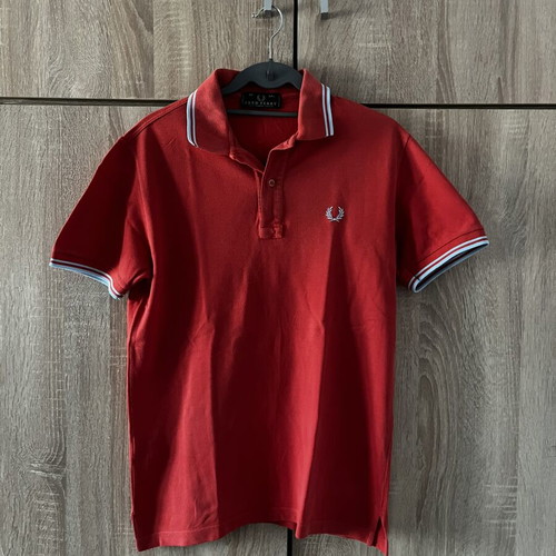 Fred Perry Polo size M like new, red