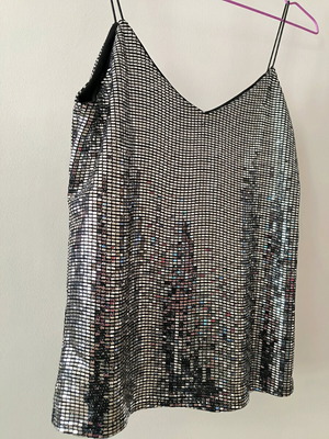 Silver top with sequins new, unworn