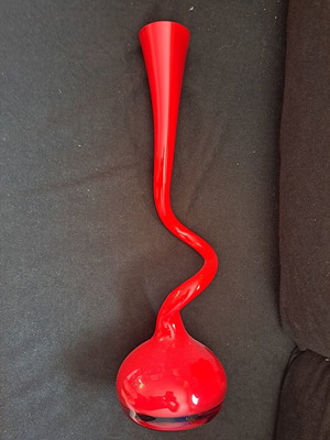 Normann Copenhagen Swing Vase 40cm red like new