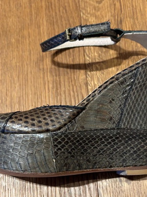 Very White platforms used, size 37, khaki with snake pattern