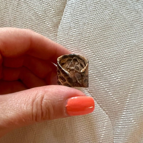 Ring like new with pearl and rhinestones, large, adjustable
