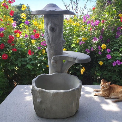 Isabella Garden Concrete Fountain new, unpainted