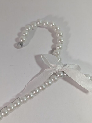 Hanger with pearls bridal like new