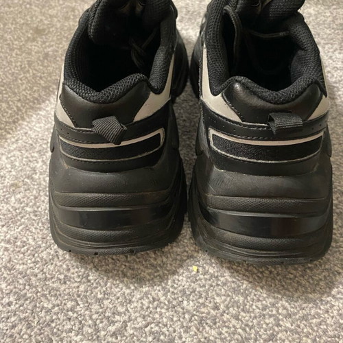 Fila black sneakers with platform sole like new, size 38