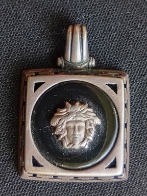 Versace 925 ασημένιο μενταγιόν με όνυχα, μεταχειρισμένο