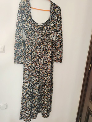 Pink Woman floral dress like new with small side openings