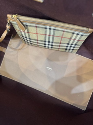 Burberry bag with classic pattern like new