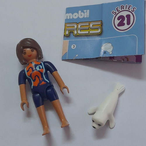 Playmobil Series 21 Girl with Swimsuit and Seal new