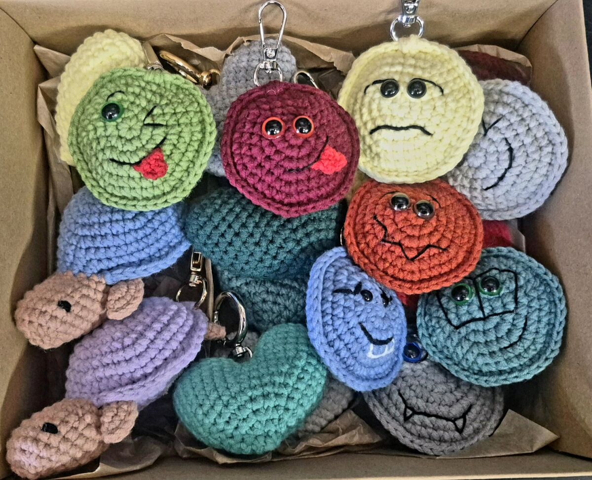 Handmade knitted keychains new,… - € 20,00 - Vendora.cy