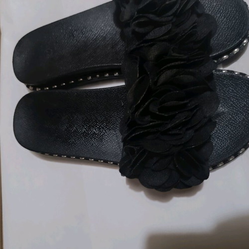 Black slippers with flowers new, size 37