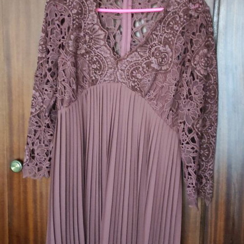 sachin and babi light blue dress Zara dusty pink long sleeve dress with abstract line drawing of female