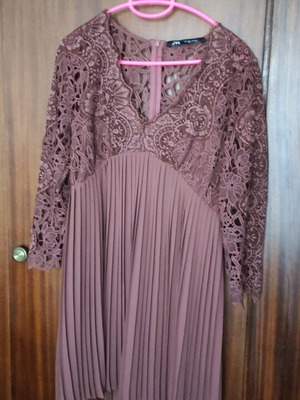 Zara dress Large with lace like new, dusty apple color