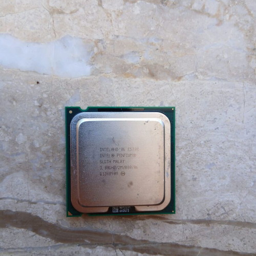 Intel Pentium E5700 3.00GHz Socket LGA775 processor like new