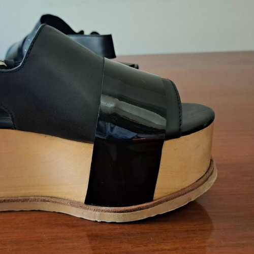 Jeffrey Campbell leather platform sandals with wooden sole and vinyl detail size 36.5-37 like new