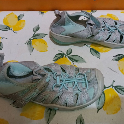Keen Washable kids sandals like new, size 29, gray and turquoise