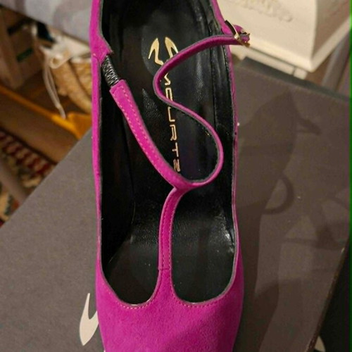 Mourtzi Clover purple pumps size 38.5 like new