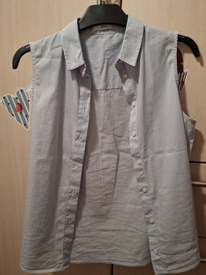 Mango sleeveless striped shirt like new, white and blue, size XS