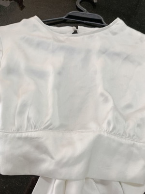 White satin short blouse with open back Zara like new