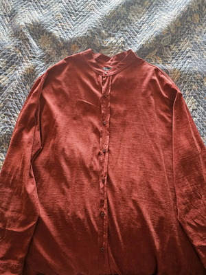 Bitsiani men's shirt XL oversized like new, red